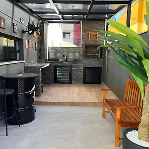 https://apartamento-5-minutos-avenida-atlntica-wi-fi-e-vaga-privativa.santa-catarina-brasil.com