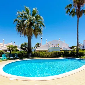 https://small-villa-4pax-shared-pool-homesbyfc.hotelaalgarve.com